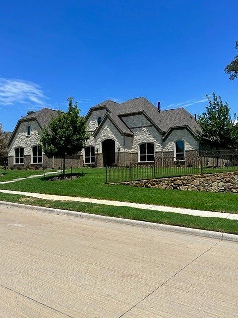 1st image of 821 Omaha Trl