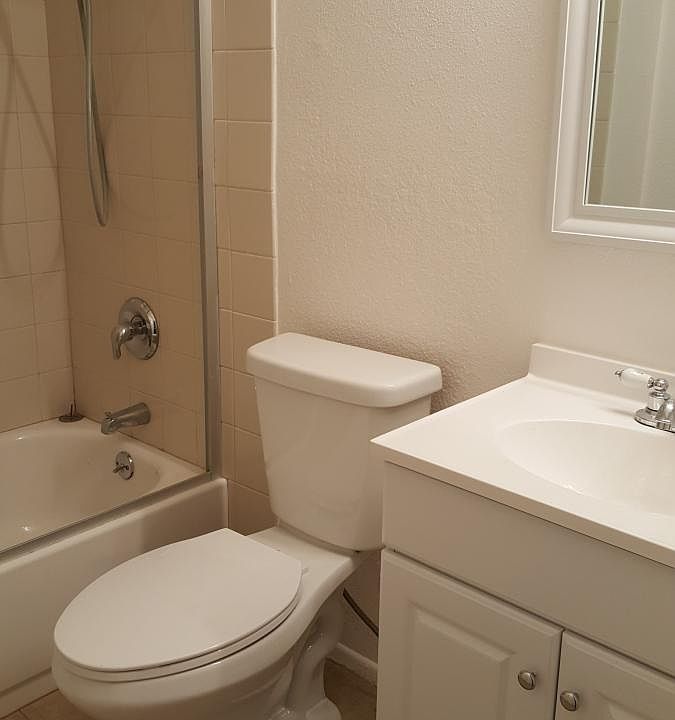 2nd image of 406 22nd St APT B