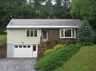 1052 Simonds Rd, Williamstown, MA 01267