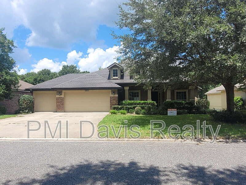 1st image of 680 Chestwood Chase Dr