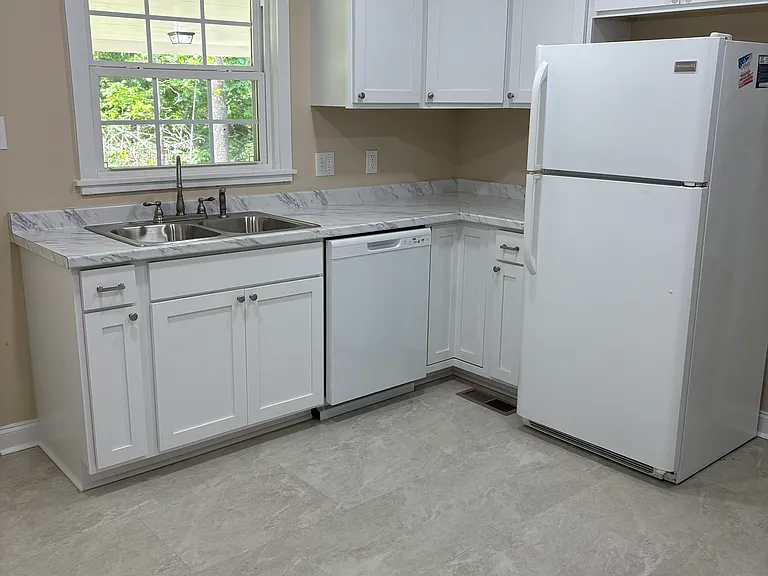 2540 University Ave — Photo 13