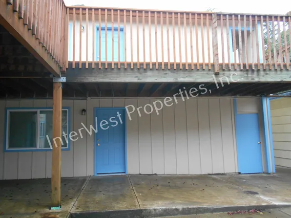 12414 SE Ivon Ct APT A, Portland, OR 97236
