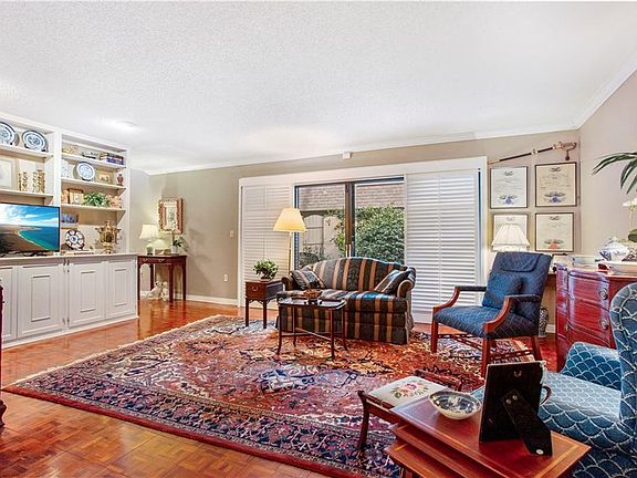 3rd image of 1105 Poinsettia Ave #A
