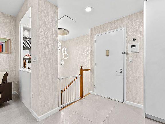 3rd image of 65 Oceana Dr E APT 5E