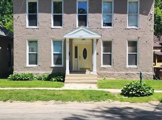 414 W Broadway St, Freeport, IL 61032