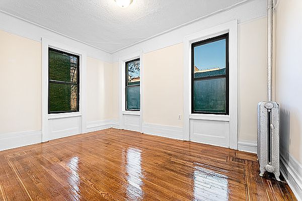 1st image of 555 W 170th St APT 1