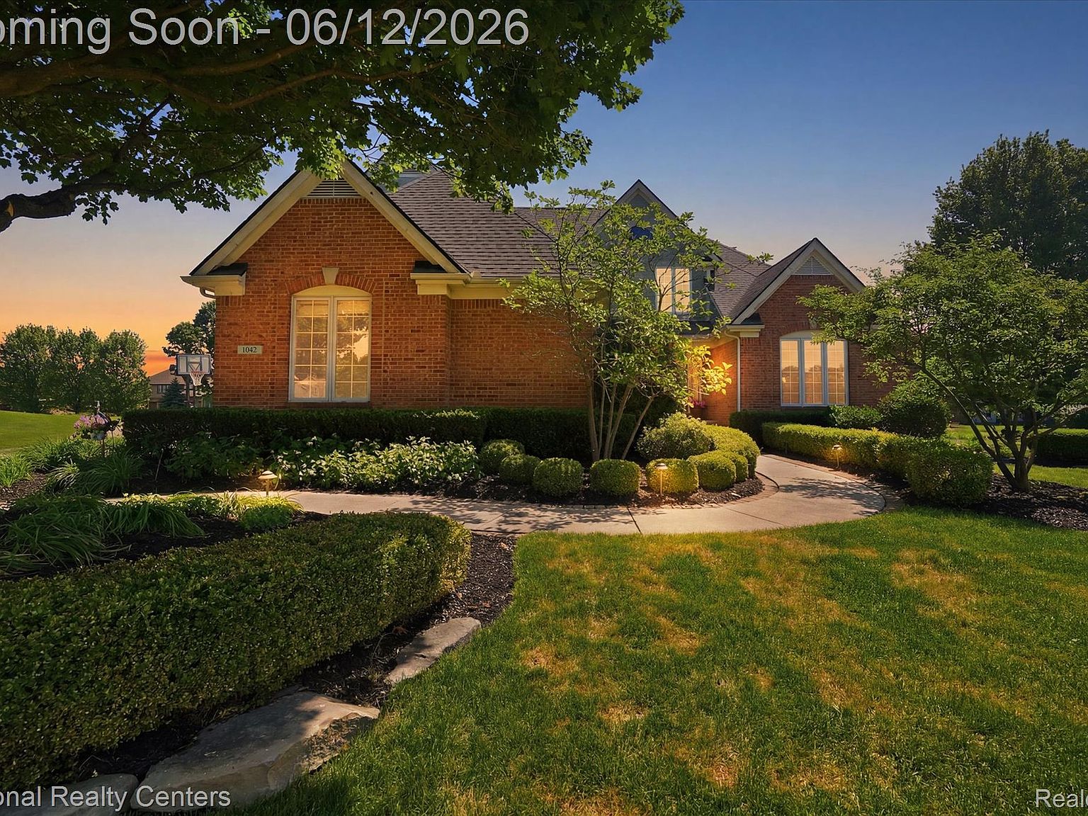1042 Saint Andrews