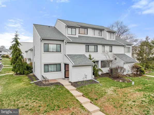 102 Continental Dr #287, Harleysville, PA 19438