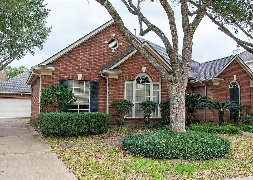 1st image of 1807 Greenway Village Dr