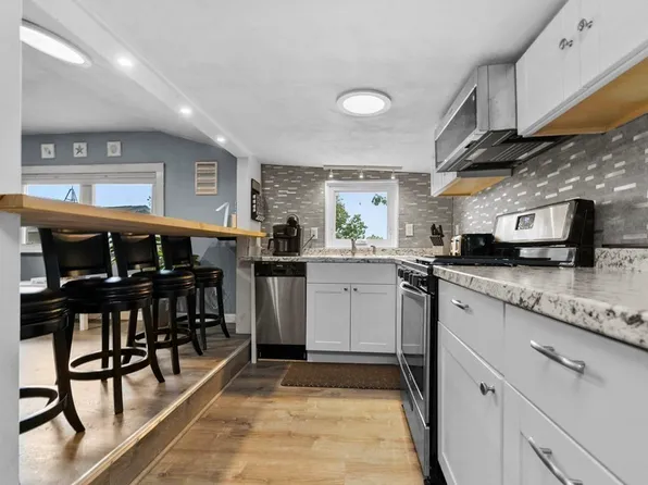 13 Hideaway Vlg #G, Buzzards Bay, MA 02532