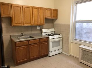 7135 Myrtle Ave, Ridgewood, NY 11385