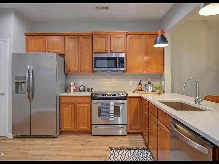 8619 Thunderwood Dr — Photo 5