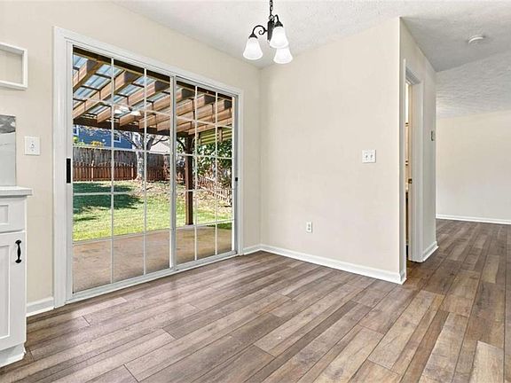 5th image of 3547 Park Bluff Way