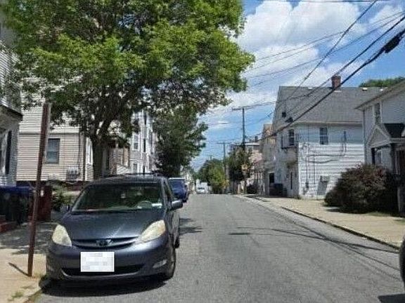 5th image of 48 Ledge St