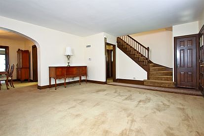 3rd image of 5838 N Natoma Ave