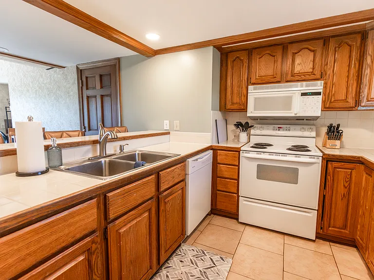 Fully equipped kitchen