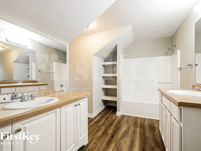 1749 S Alvarado Ter SW — Photo 13