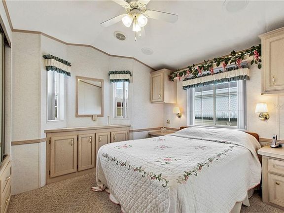 4th image of 519 Saint George Dr