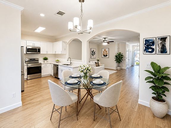 5th image of 8318 Oak Knoll Dr