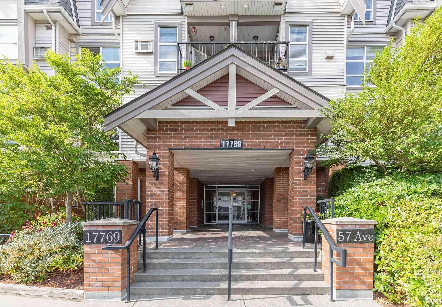2 bed, 805 sqft, $2,250 — Photo 2