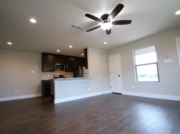 156 Crossbow Ct, Weatherford, TX 76088