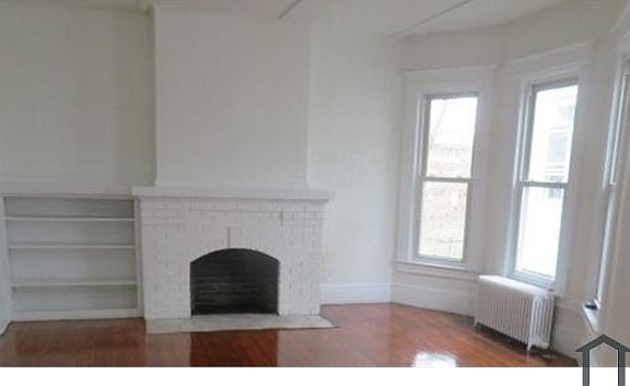 5th image of 111 Warwick Ave