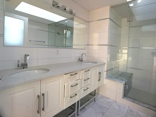 Rented by Sovereign Associates | media 9