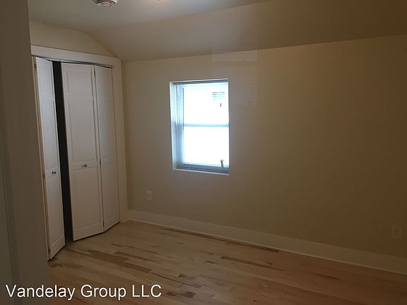 5th image of 2536A N Fratney St