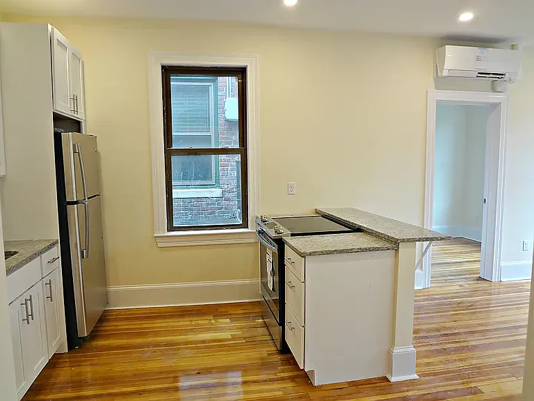 5, 7 Brown Terrace - 5-2F — Photo 1