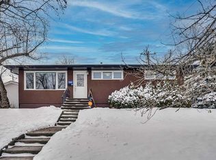 35 NE Meadowview Rd SW, Calgary, AB T2V 1W1