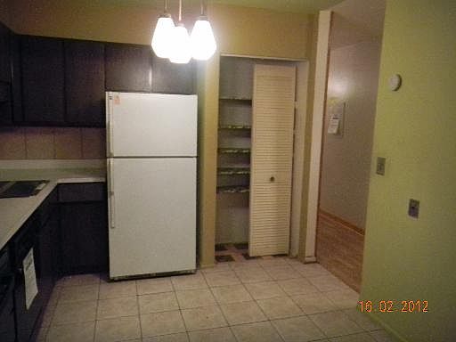 5th image of 4838 W Howard St #210