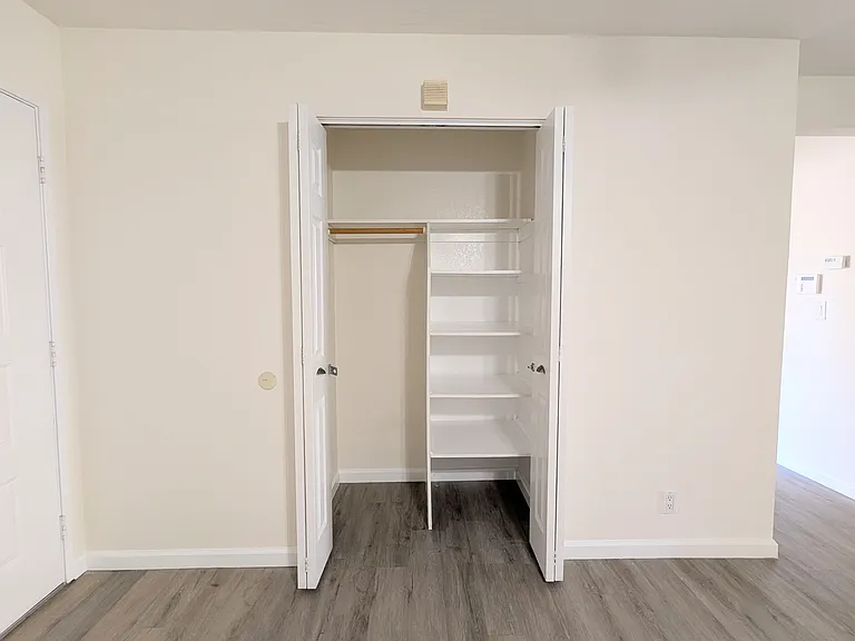 472 Lancaster Ln — Photo 20