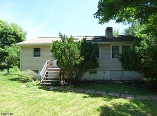 214 Mohican Rd, Highland Lakes, NJ 07422