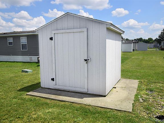 5th image of 148 Pheasant Ln