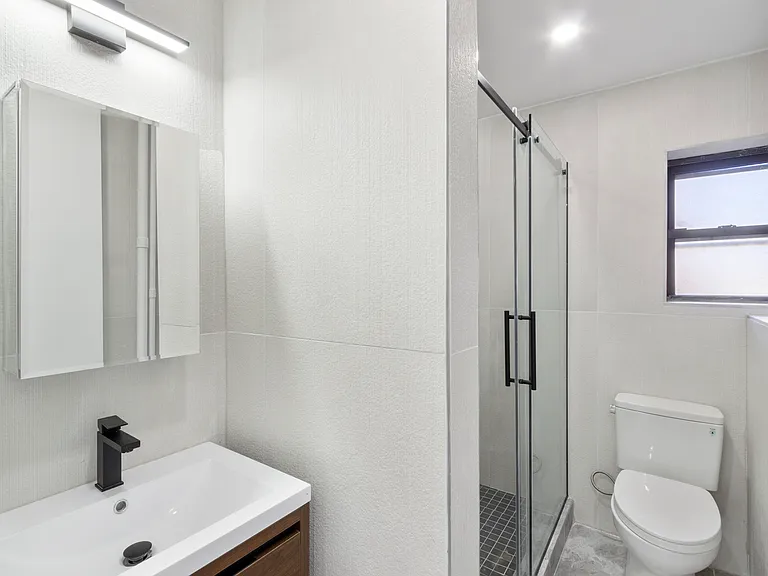 247 E 10th St #5 — Photo 8