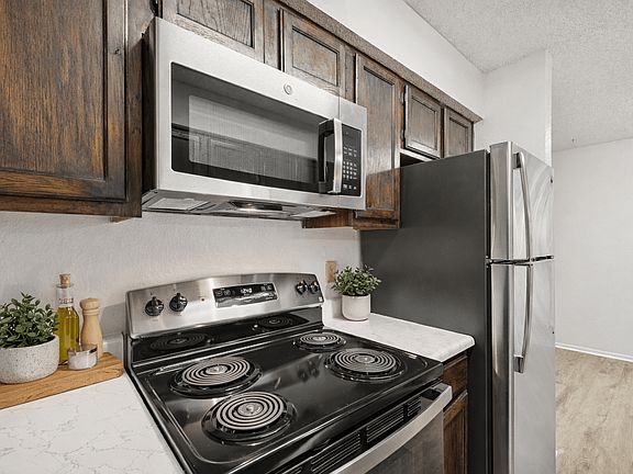 B1 Upgrade | 2 Bedroom | 914 Sq Ft