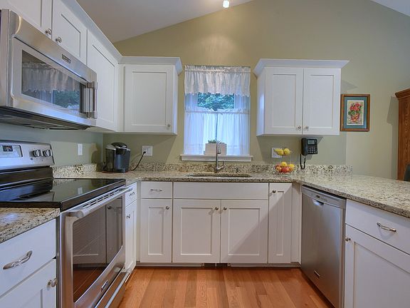 2nd image of 41620 Blairwood Cir