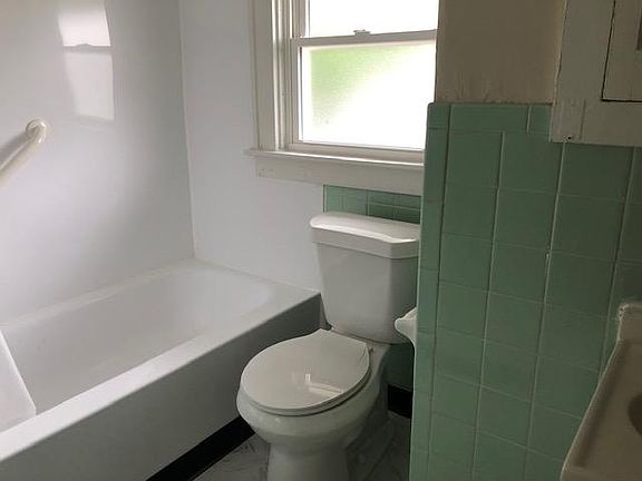 4th image of 6833 Savannah Ave