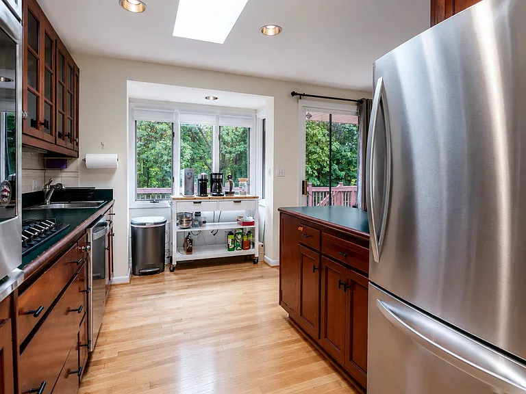 1501 Ladd St — Photo 13