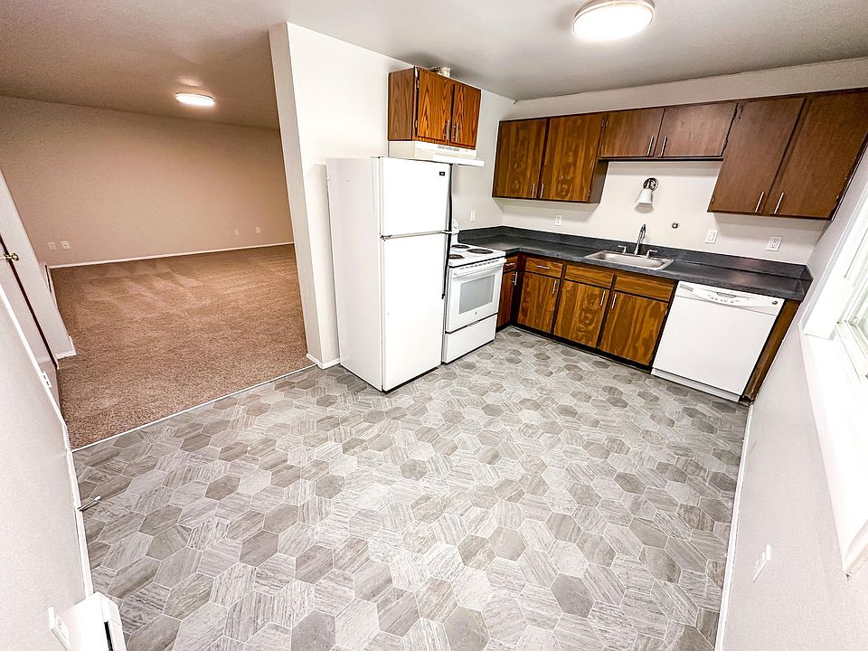 1st image of 10757 Greenwood Ave N APT A