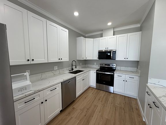 2nd image of 2410 Albatross St Unit 12