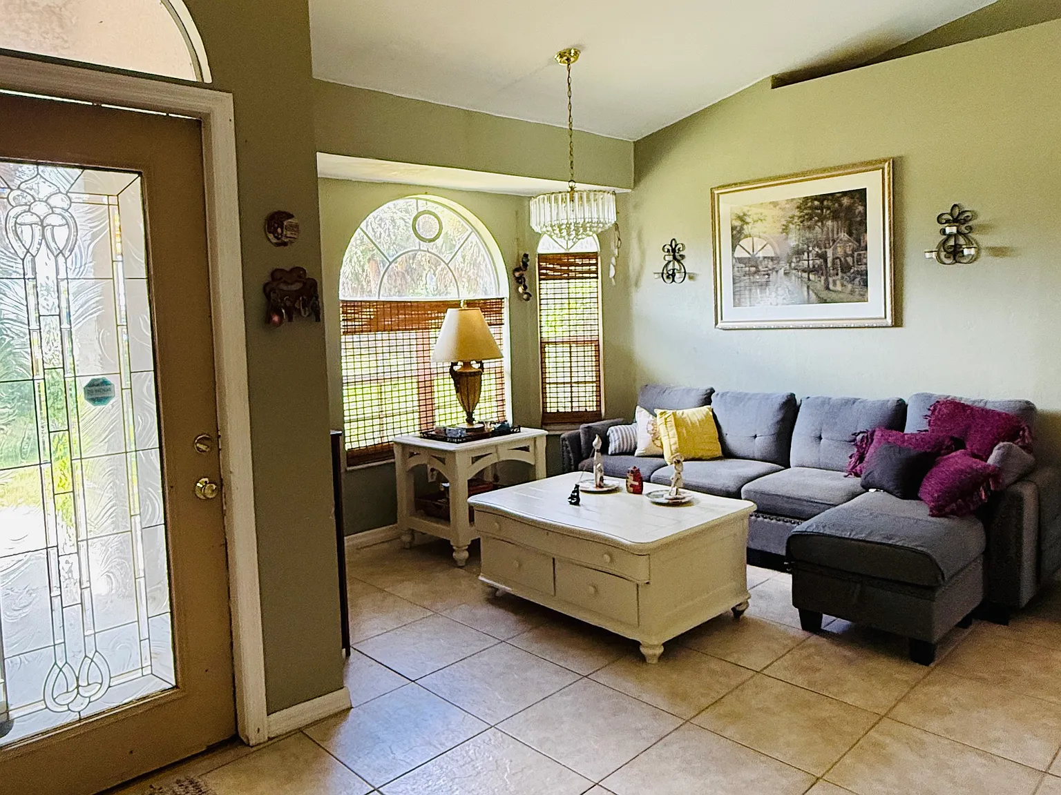 3 bed, 1950 sqft, $2,900 — Photo 2