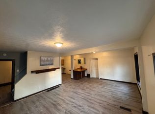 838 Lovers Ln, Akron, OH 44306