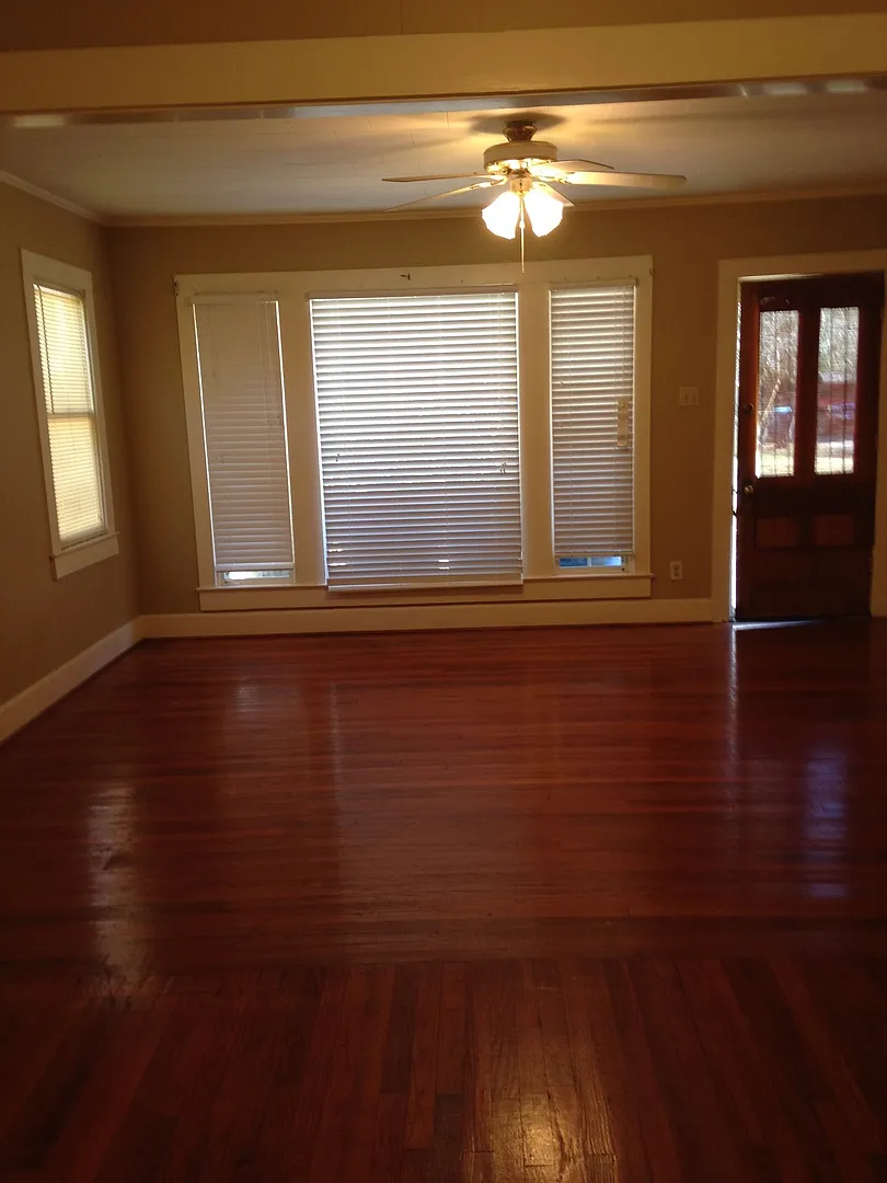 House for rent in Saints Streets — Photo 3