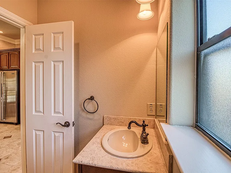 1250 Utah St — Photo 10