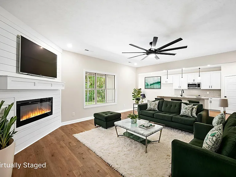 1749 Powell Rd — Photo 6