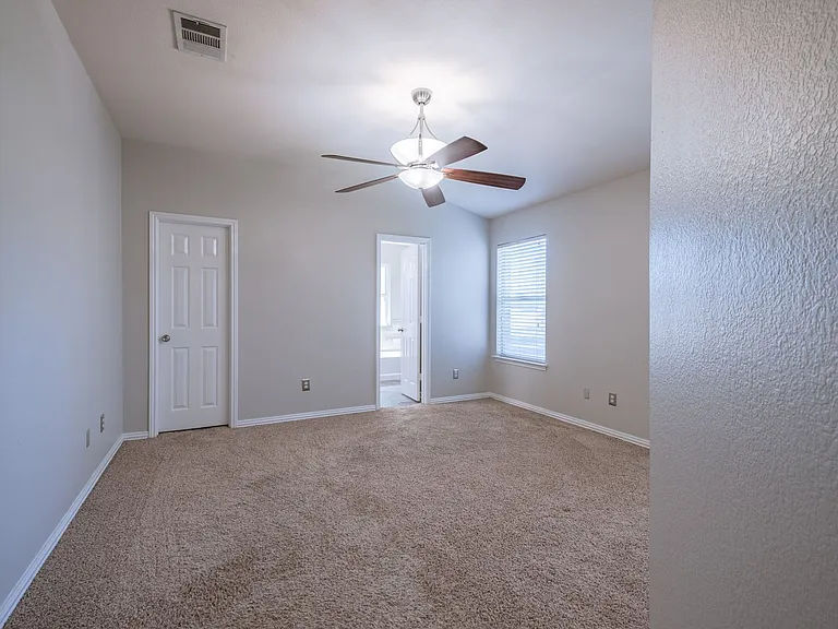 645 Fort Thomas Pl — Photo 21