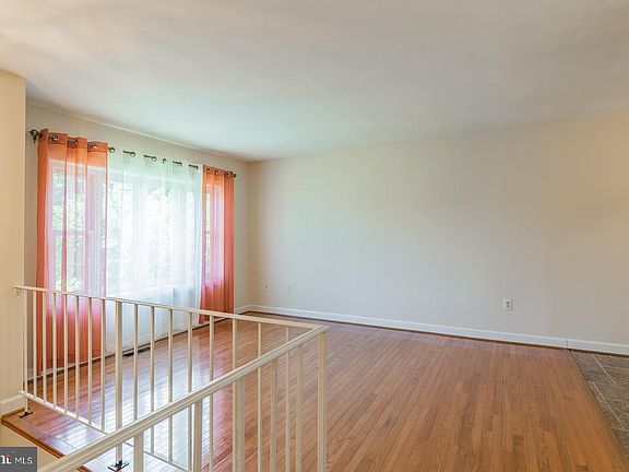 3rd image of 14538 Selma Ct