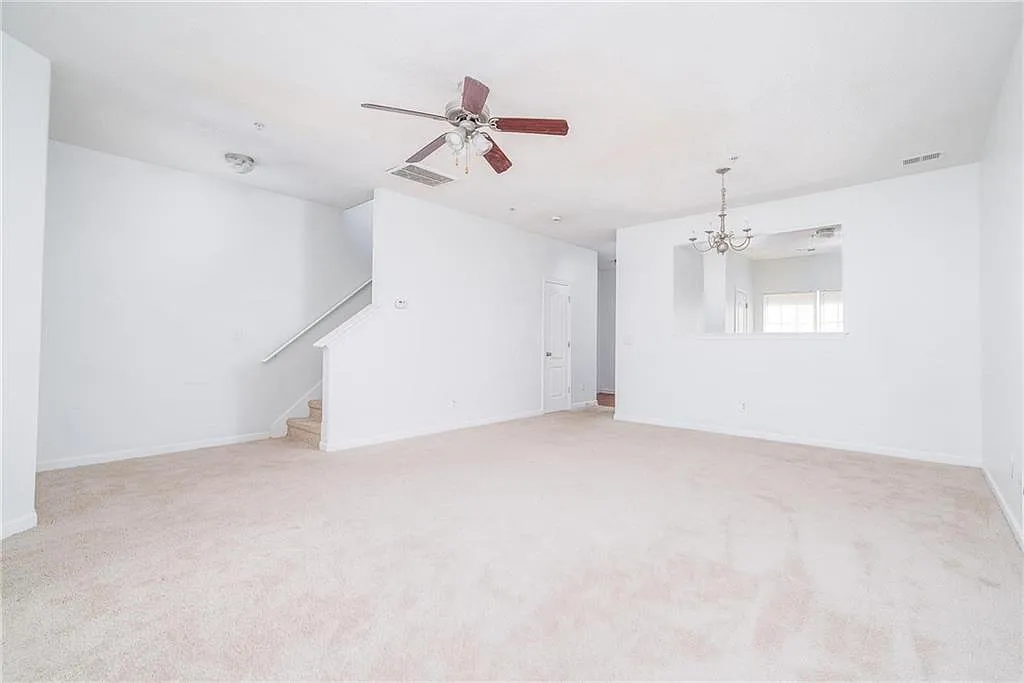 2 bed, 2.5 bath, 1384 sqft, $1,650 — Photo 3