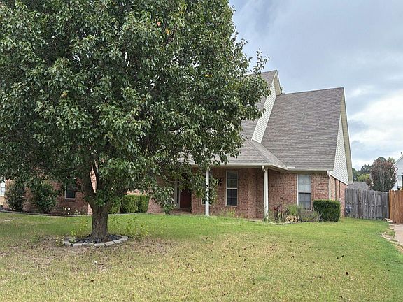 2nd image of 73 Stillwater Ln